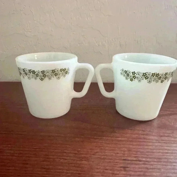 Pyrex Spring Blossom Milk Glass Coffee Mugs Cups Set Of 2 Crazy Daisy Vintage - Picture 6 of 9